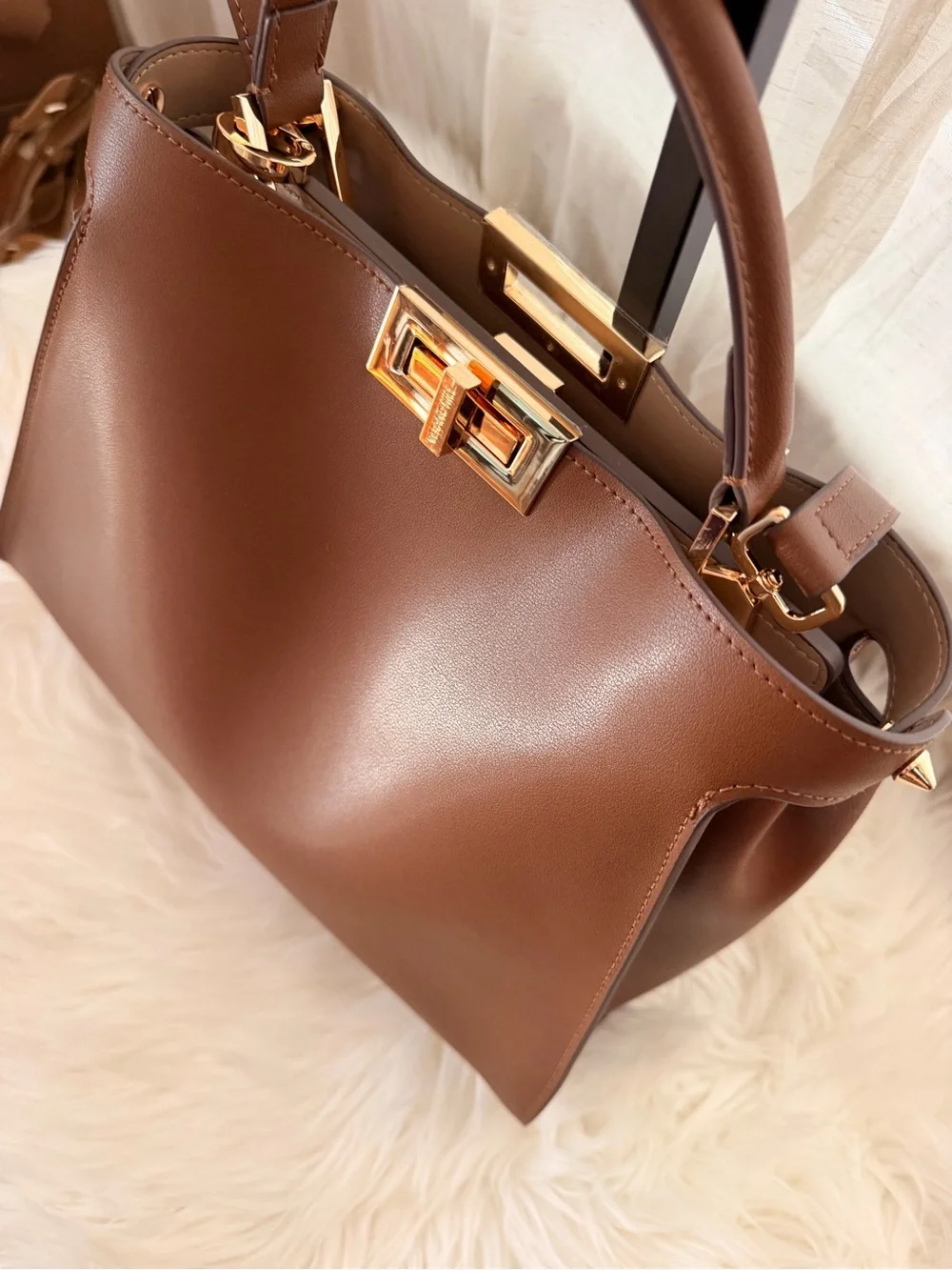 Verano Hill Classic Brown Leather Satchel with Top Handle and Adjustable Strap